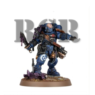SPACE MARINES: LIEUTENANT IN PHOBOS ARMOUR WITH COMBI-WEAPON (RCR)